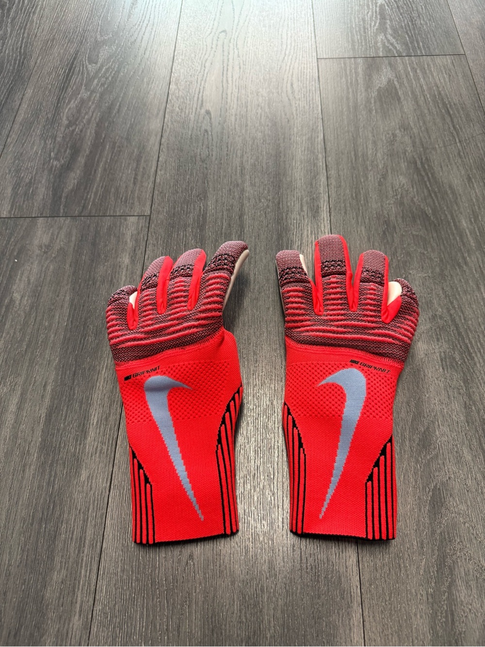Nike Phantom Dynamic Fit Goalkeeper Soccer Gloves IF8190-635 $160 Size 8.5
